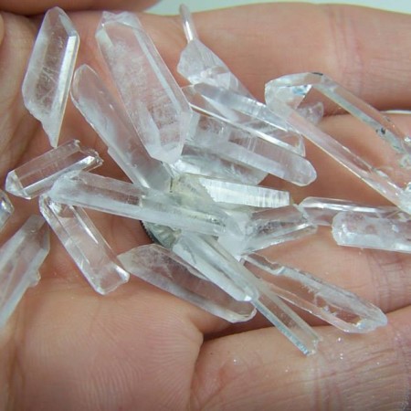 (22) Quartz crystals from China